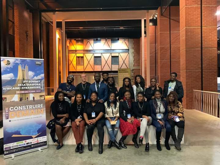 BaudoinKwb's tweet photo. Un honneur de faire équipe avec Arlande JOERGER (AROUKOUN) PRISCA MBENKOE  pour le deuxième Sommet de la Diaspora Africaine-Strasbourg. 

en tant que graphiste.
 
@AFRIQUELLES
SOMMET DE LA DIASPORA AFRICAINE 2  

 #diaspora #entrepreneurship #africa #strasbourg https://t.co/0Sx8KtwFhK