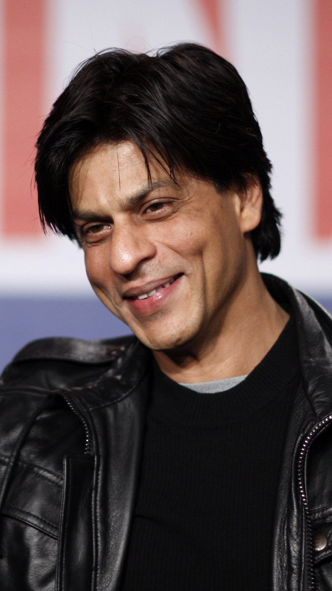 realvihankumar's tweet photo. Happy Birthday King Khan !
Thank you for being my mentor always,I love you Shahrukh !
Stay blessed,Live Longer !
@iamsrk 👑😘♥️
#ShahRukhKhan https://t.co/v2El3cv7ID
