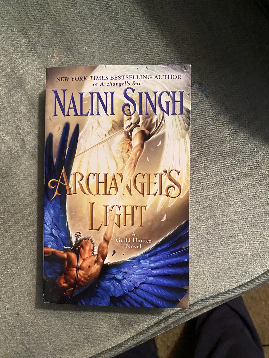 LaurenKFoley's tweet photo. #PWPoePrompts Stretch: Since the latest book in my guilty pleasure series arrived today (featuring my two fav chars!!!) I’ll be stretching myself thin staying up to read it tonight! #GuildHunter #PitchWars https://t.co/g6AFff0TMP