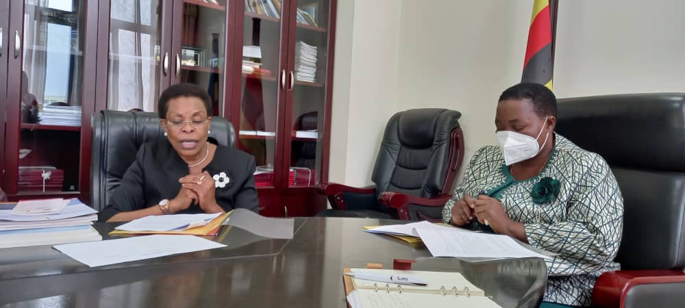 IGGUganda's tweet photo. @IGGUganda Top Leadership paid a courtesy call on the Prime Minister @RobinahNabbanja. They discussed matters of collaboration to eliminate corruption. #CollaboratingAgainstCorruption @IGGBetiKamya https://t.co/K3H8O9cD7V