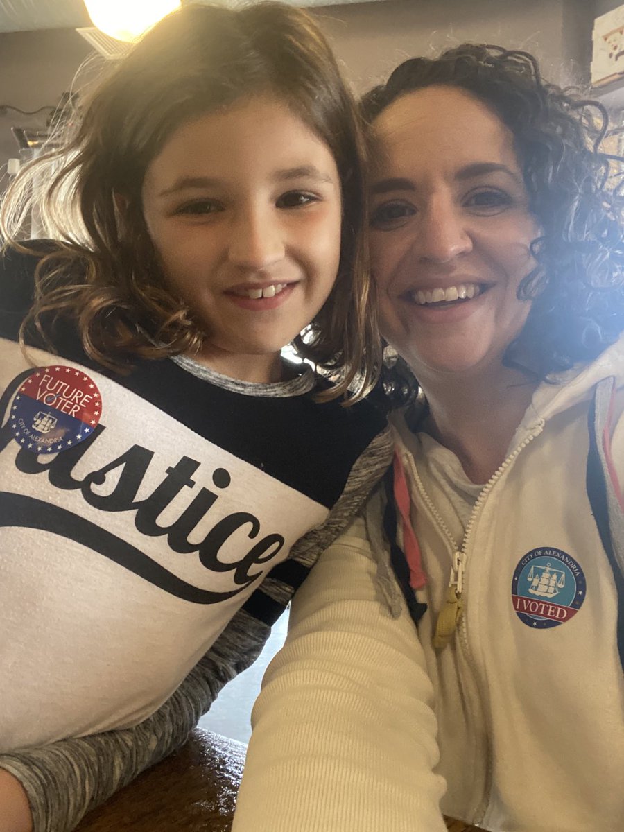 msdesario's tweet photo. We voted! #futurevoter #ACHSvotes https://t.co/LzTnG4m65Z