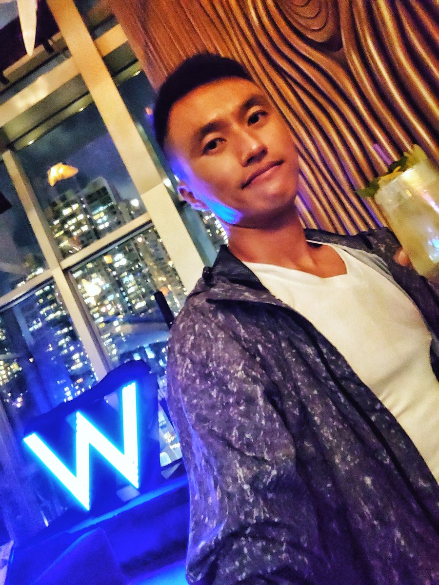 BenniPosenov's tweet photo. Are you ready?!
@whongkong @WHotels
#woobar
#yuzumix
#signaturecocktail
#crazyingredients
#GettingReady
#turning46
#birthdaycelebration
#nofiltersneeded https://t.co/1R0PugGMuA