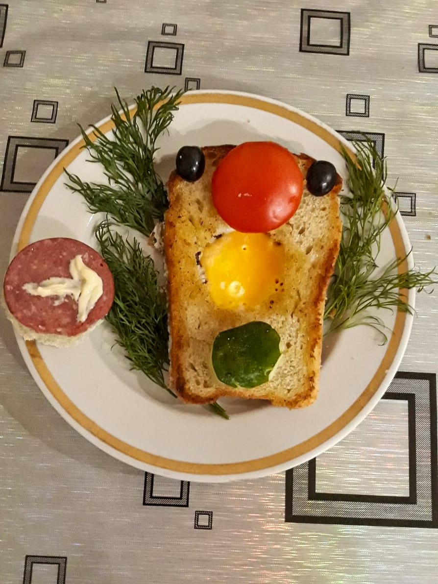 🚦ПДД со вкусом? Легко! Участники городского онлайн-проекта «Минутки безопасности» изучают правила дорожного движения не только интересно, но и вкусно!🧀🍅🍳
 Если ты ещё не с нами – присоединяйся к участию в проекте по ссылке: vk.com/profilaktika_d…
#ОсенниеКаникулыОнлайнСамара