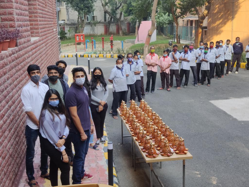 MDIGurgaon's tweet photo. Team Samaritans, MDI Gurgaon, made Diwali extra special by gifting handmade diyas to the campus support staff members as a token of appreciation for their hard work. The diyas were made by members of The Blind Relief Association, Delhi.

#MDI #MDIGurgaon #SamaritansMDI #Diwali https://t.co/7KZORSwAyk