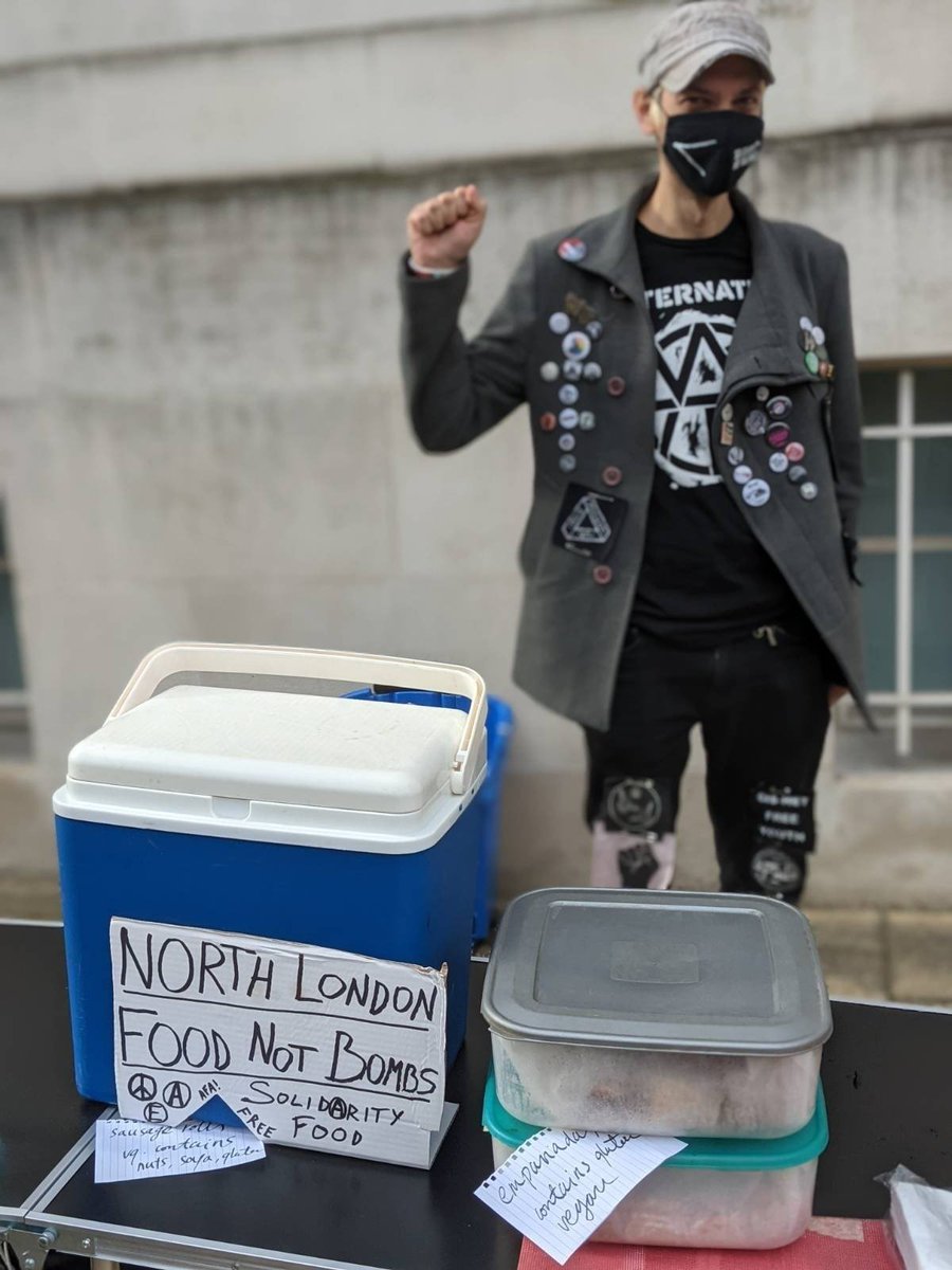 We offered food to protesters with <a href="/LDNRentersUnion/">London Renters Union</a> at Hackney Town Hall. Solidarity with Max and Mary in their bid to be rehoused! We will try to do the same for other protests (although we have some logistical issues to overcome) so let us know if you would like that.