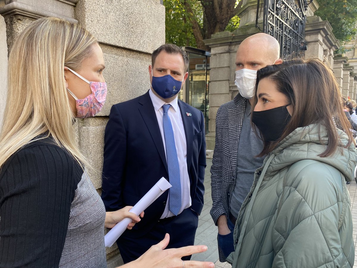 Good to meet with @IrishFamiliesTS at Leinster House today. The Government has committed to dealing with international surrogacy and @rodericogorman, @DonnellyStephen and I will be bringing proposals to Cabinet in the coming weeks.
