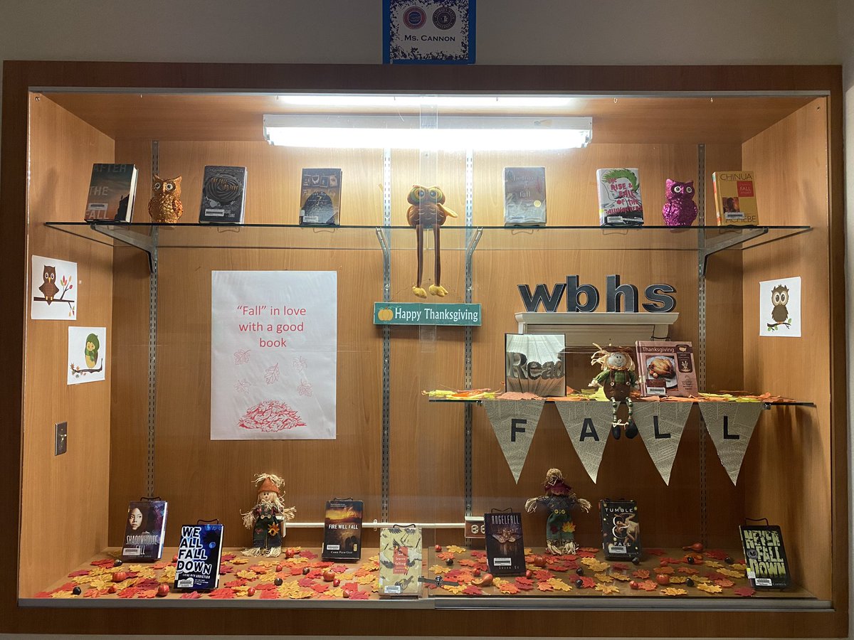 wboca_media's tweet photo. Got the fall display up while wearing the new fall book shirt🍁🍂📚☕️. #pbcLMS #fallinlovewithbooks https://t.co/HpzpUBmOhP
