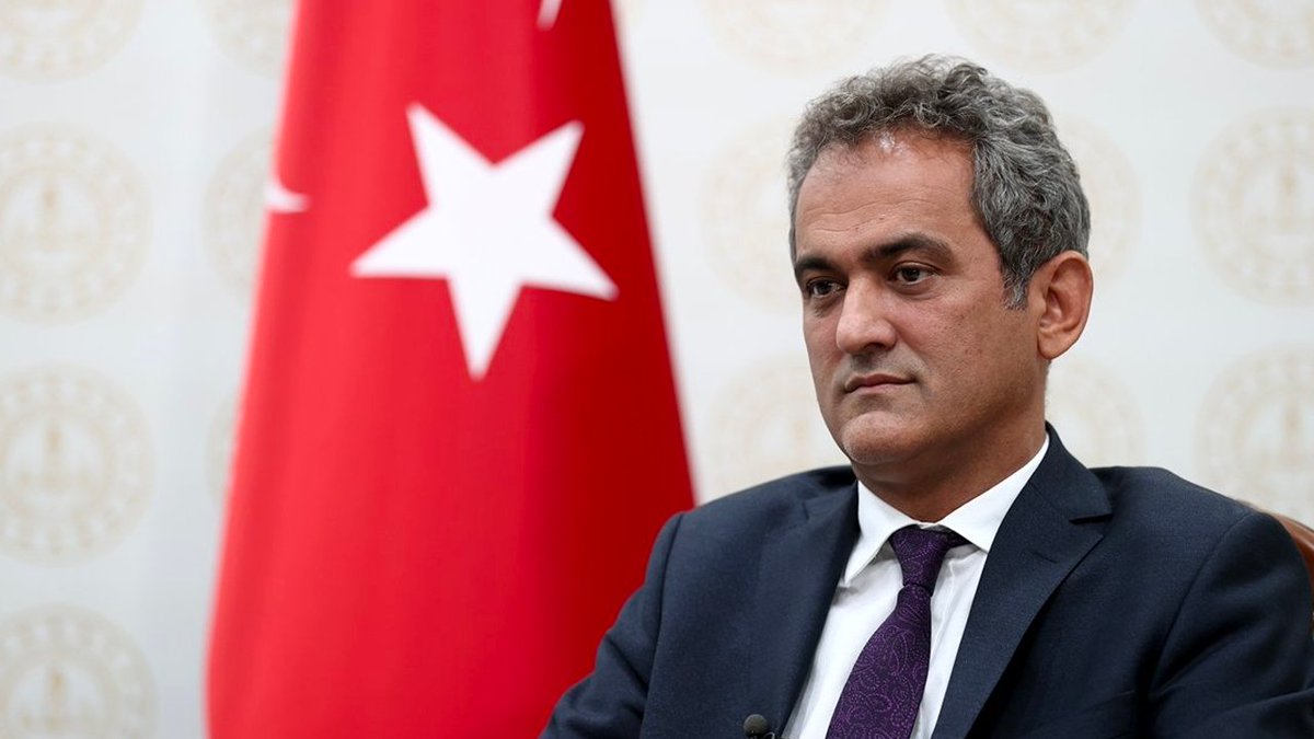 abcgazete's tweet photo. Milli Eğitim Bakanı: En düşük öğretmen maaşı 5 bin 97 lira

https://t.co/VuKgu6w4OW https://t.co/yUUD7zmi0L