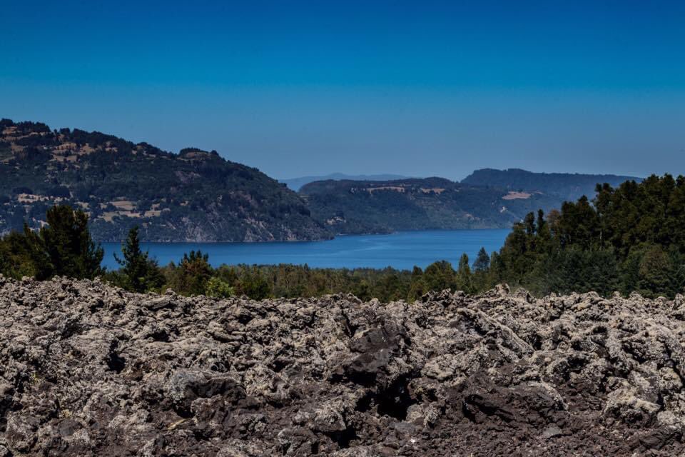 nuestraruta's tweet photo. Pared de lava de la última gran erupción del Volcán Villarica - Rucapillan, Chile 🇨🇱 https://t.co/YxNV8GybpW