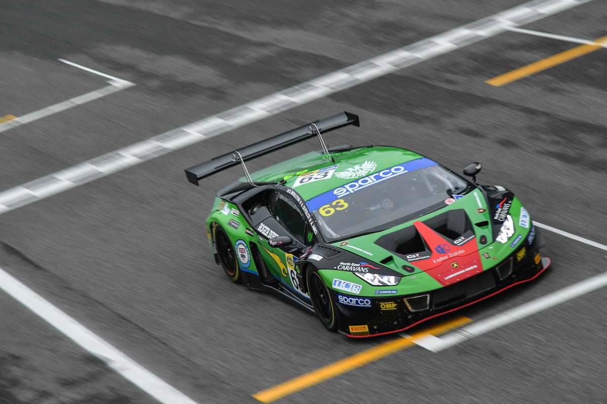 andreaamici47's tweet photo. Italian GT Vice-Champion 🇮🇹 🥈 Nice to repeat the same result of 2015. We showed a great speed during all the year. Yesterday we led almost all the race, but it is what it is, nothing to regret. Thanks @StuMiddleton75 @adifolco90 @LamborghiniSC @imperialeracing https://t.co/CpMVJpPzWM