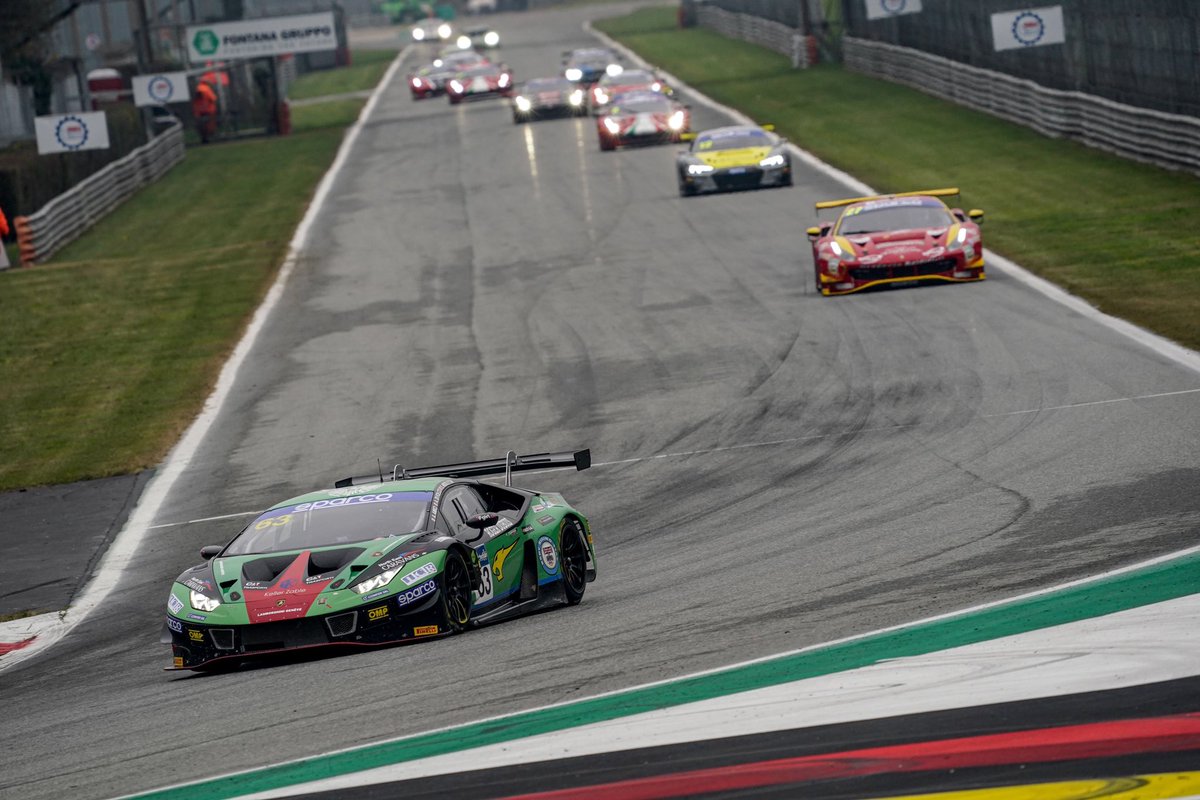 andreaamici47's tweet photo. Italian GT Vice-Champion 🇮🇹 🥈 Nice to repeat the same result of 2015. We showed a great speed during all the year. Yesterday we led almost all the race, but it is what it is, nothing to regret. Thanks @StuMiddleton75 @adifolco90 @LamborghiniSC @imperialeracing https://t.co/CpMVJpPzWM