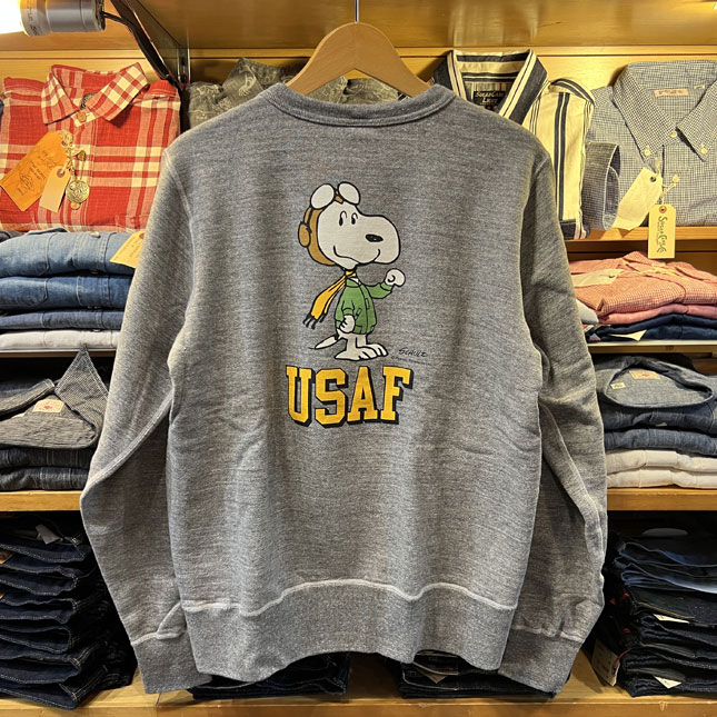 milwaukee_info's tweet photo. バズリクソンのミリタリースエット、"PEANUTS"コラボ 『U.S. AIR FORCE』スヌーピー・プリントスエットが入荷しました。
https://t.co/SEBg5BJKTU
#バズリクソンズ #スウェットシャツ #ミリタリースウェット #br68844 #東洋エンタープライズ https://t.co/vZgd8Tkv8A