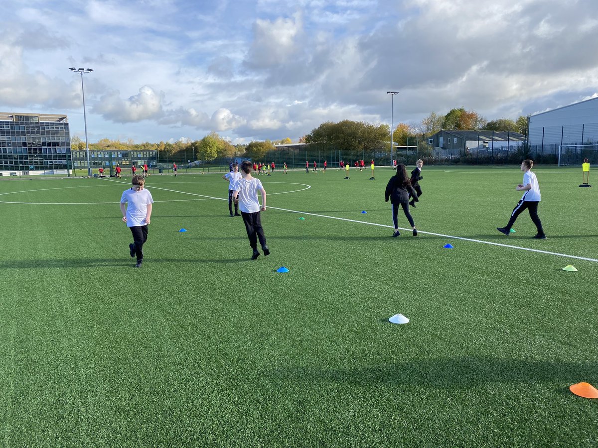 braidhurstpe's tweet photo. Well done to 2L and our three Young Leaders this morning - Ali, Daryl and Oliver - who had all their session set up prior to the class coming up! 🤛🏻

All S2 pupils are working to achieve their Young Leader Award as part of their curriculum ✅ @SportsLeaders https://t.co/ruKQU2Uf5n