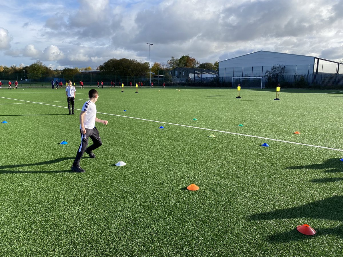 braidhurstpe's tweet photo. Well done to 2L and our three Young Leaders this morning - Ali, Daryl and Oliver - who had all their session set up prior to the class coming up! 🤛🏻

All S2 pupils are working to achieve their Young Leader Award as part of their curriculum ✅ @SportsLeaders https://t.co/ruKQU2Uf5n