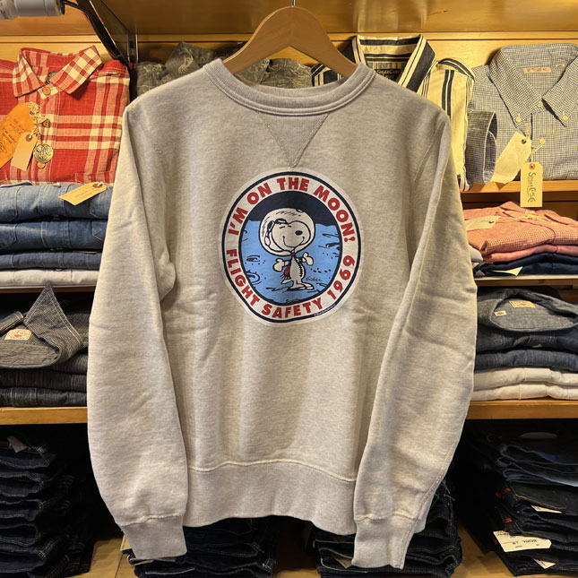 milwaukee_info's tweet photo. バズリクソンのミリタリースエット、"PEANUTS"コラボ 『I'M ON THE MOON』スヌーピー・プリントスエットが入荷しました。
https://t.co/geVZxiGTAi
#バズリクソンズ #スウェットシャツ #ミリタリースウェット #br68842 #東洋エンタープライズ https://t.co/erRXh5oyUu