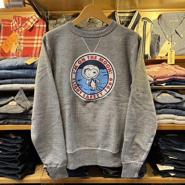 milwaukee_info's tweet photo. バズリクソンのミリタリースエット、"PEANUTS"コラボ 『I'M ON THE MOON』スヌーピー・プリントスエットが入荷しました。
https://t.co/geVZxiGTAi
#バズリクソンズ #スウェットシャツ #ミリタリースウェット #br68842 #東洋エンタープライズ https://t.co/erRXh5oyUu