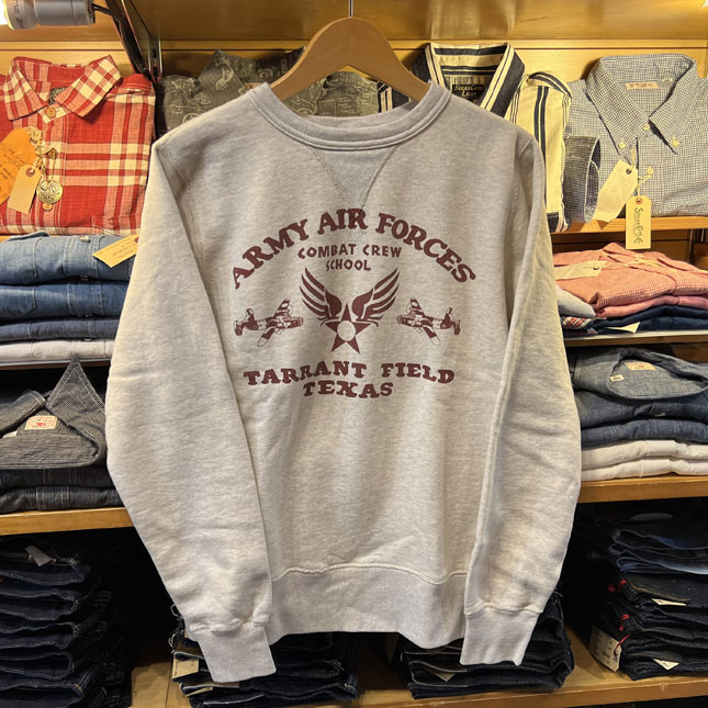 milwaukee_info's tweet photo. バズリクソンのミリタリースエットから、スコードロンプリント「ARMY AIR FORTH」です。
https://t.co/eWdCjL08Hp
#バズリクソンズ #スウェットシャツ #ミリタリースウェット #br68832 #東洋エンタープライズ https://t.co/91v3cdeCu6