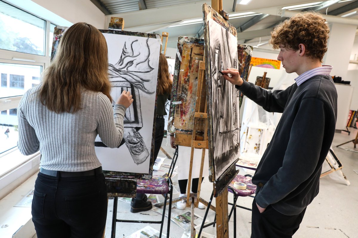QESFC's tweet photo. You can now apply for our BTEC Level 3 Art Foundation diploma beginning in Sept 2022. This one year course is designed to prepare you for degree level study, as well as employment. For more information and to apply, please go to: https://t.co/Hs1ihCxICS @QEArt https://t.co/0DmyhYdFlk