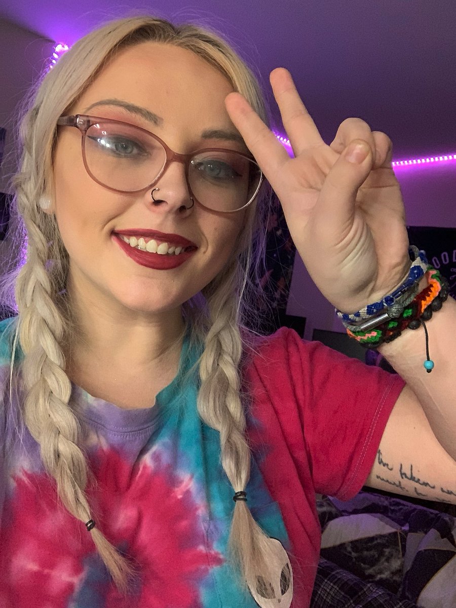 A1000YearsTV's tweet photo. TW: self-harm

Not only is today my 4 year Streamiversary, but MORE IMPORTANTLY it’s my 10 year anniversary of being clean from self-harm! 

Never thought I’d say it, but I’m happy to be alive. Thank you all for being my friends 💜 https://t.co/N7ajULZg0t