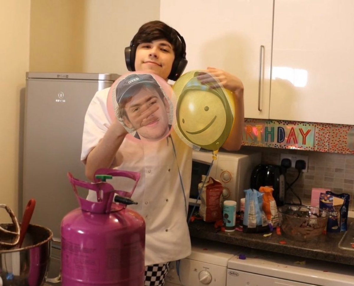 justgogynf's tweet photo. SOON DREAM TEAM! SOON! ๐ญโจ
(โฏยฐโกยฐ๏ผโฏ๏ธต โปโโป
#georgebakingstream https://t.co/HyGJ8oznYE