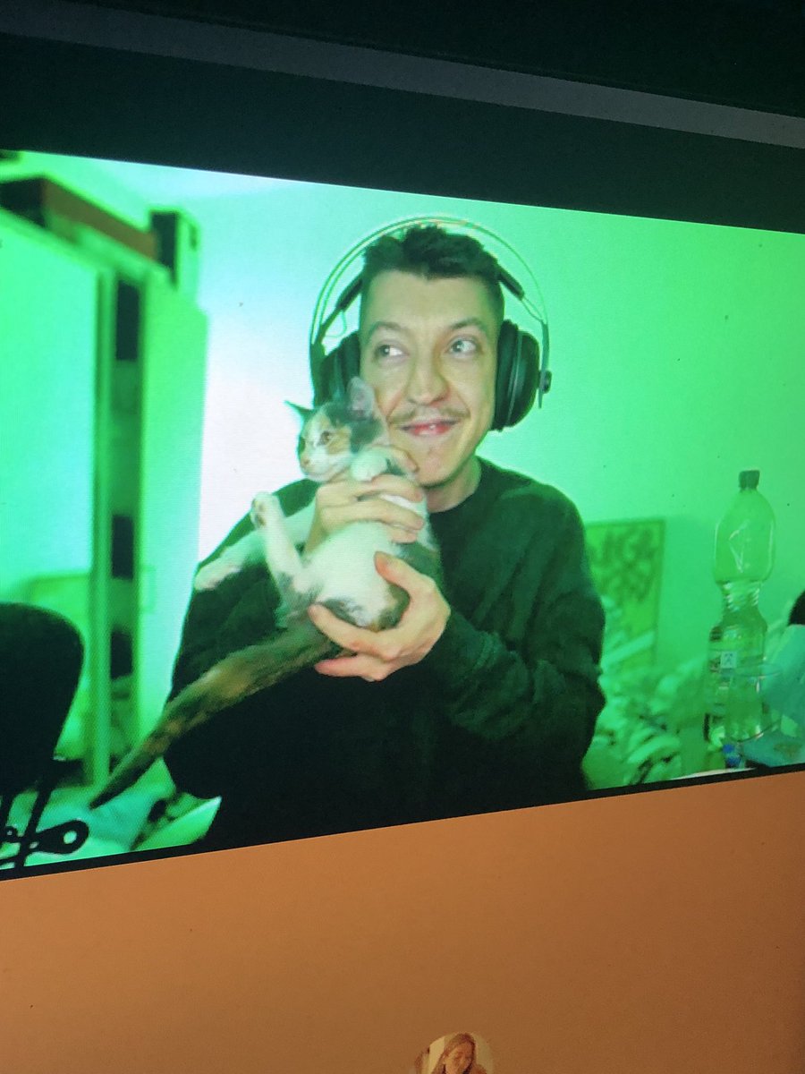 Da ist wer glücklich! @edvin_yh