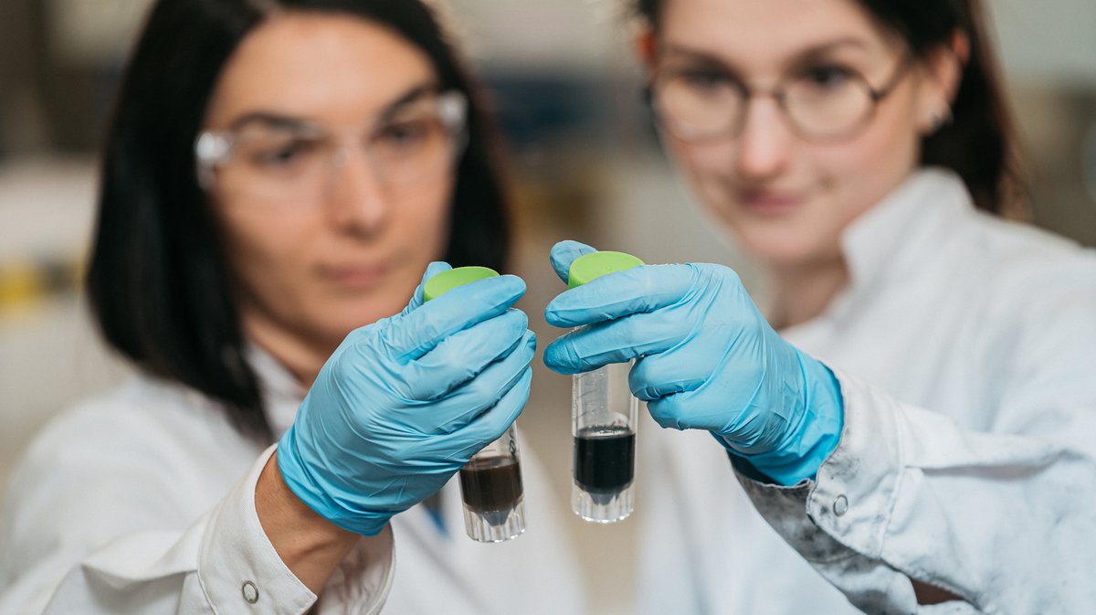 magtivio's tweet photo. Wij zoeken een #Laboratorium Medewerker voor onze #magneticbeads productie. Ben je, of ken je iemand met een #MLO opleiding die graag in een jong en enthousiast team op onze locatie in Nuth zou willen werken? Reageer dan op jobs@magtivio.com https://t.co/tILtqmvEId https://t.co/XyTgL9G9rG