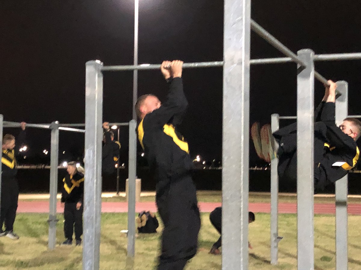 CSM_Mac's tweet photo. 🔥 FA Pre-Command Course Class 01-22 CSM attendees started #TrainingTuesday with me @178FABN1 with 13F RASP-Prep PT, an overview of how we prepare all our newest #Redlegs to be fit members of their team in the near future during AIT🔥

@7Fires3 @6_fires @redleg6_kob @428THBDE https://t.co/uvhaLAQX65