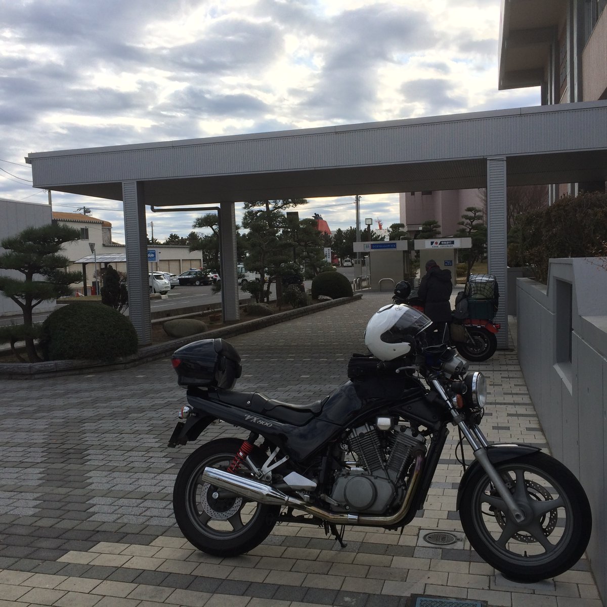 ore_stroker's tweet photo. #いい2気筒の日
我が家の2気筒たち。
#RZ250
#4L3
#N360
#Nコロ
#VX800 https://t.co/HW0ZXe5v6e