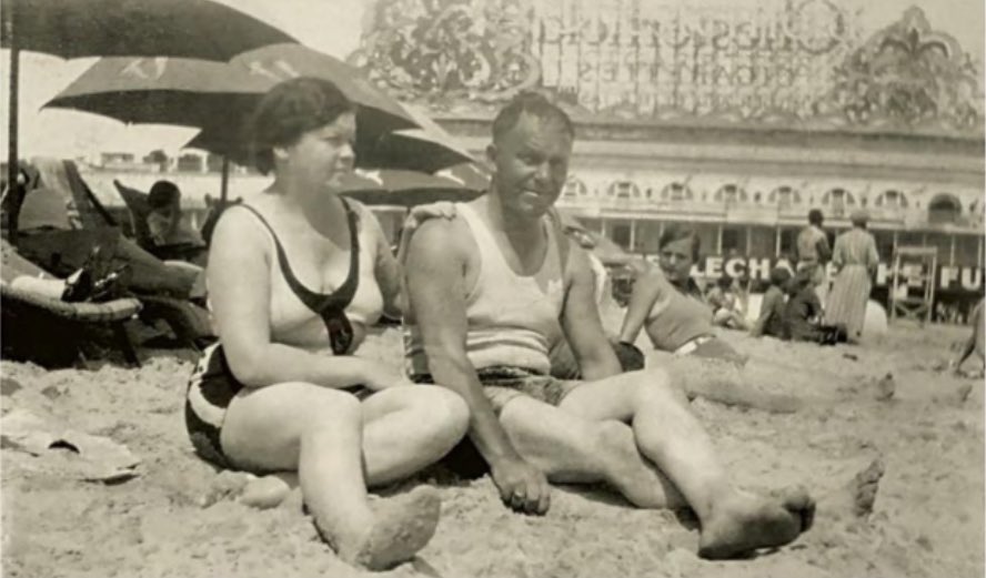 FSperLercara's tweet photo. Sinatra’s parents, Martin e Dolly Sinatra. New Jersey and Atlantic City
#franksinatra 
#sinatrahome 
#sinatrashometown https://t.co/Iju6TmALVk