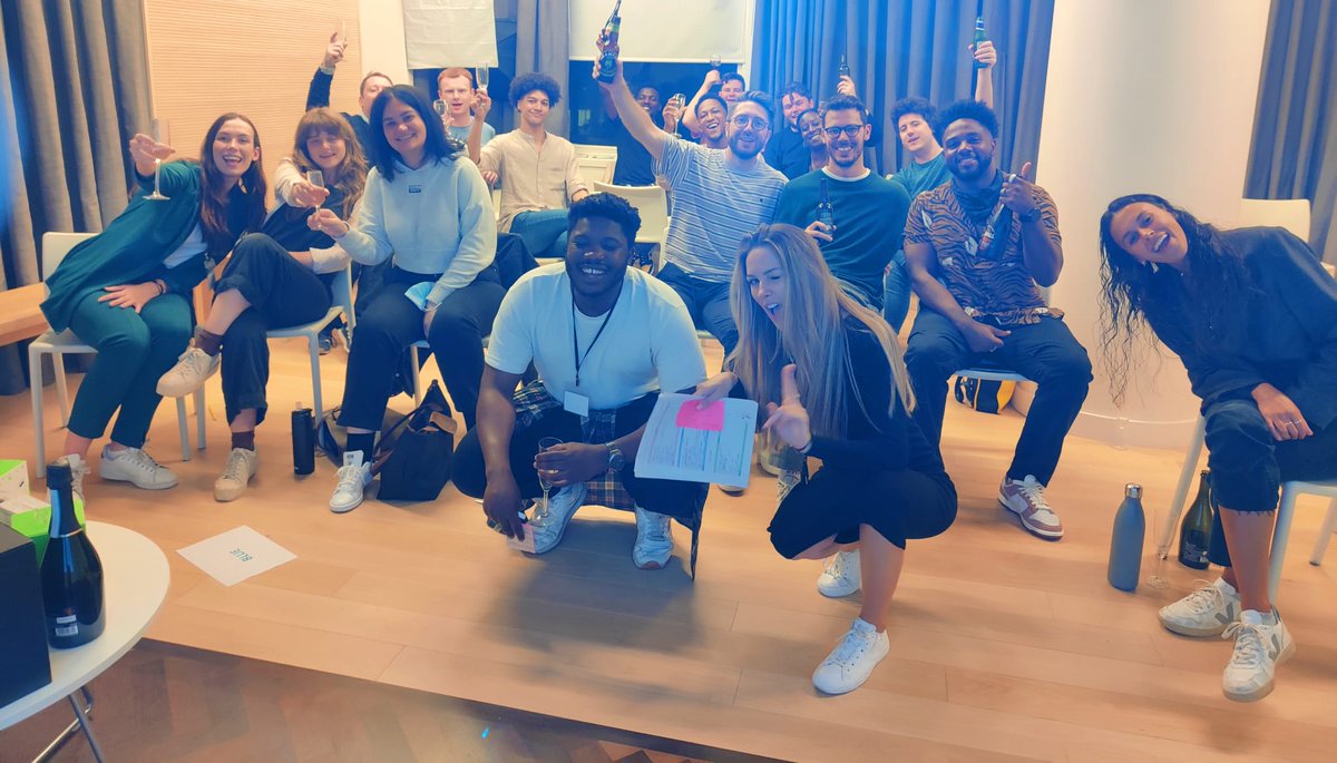 AxiCom's tweet photo. In support of transgender, non-binary and gender-diverse young people, our UK Consumer Tech team gathered PRs, media and influencers for an epic quiz fundraiser! 

Thanks to these wonderful people pictured the team raised 162% of their target for @Mermaids_Gender 🤩👏 https://t.co/ubiniXWRGp