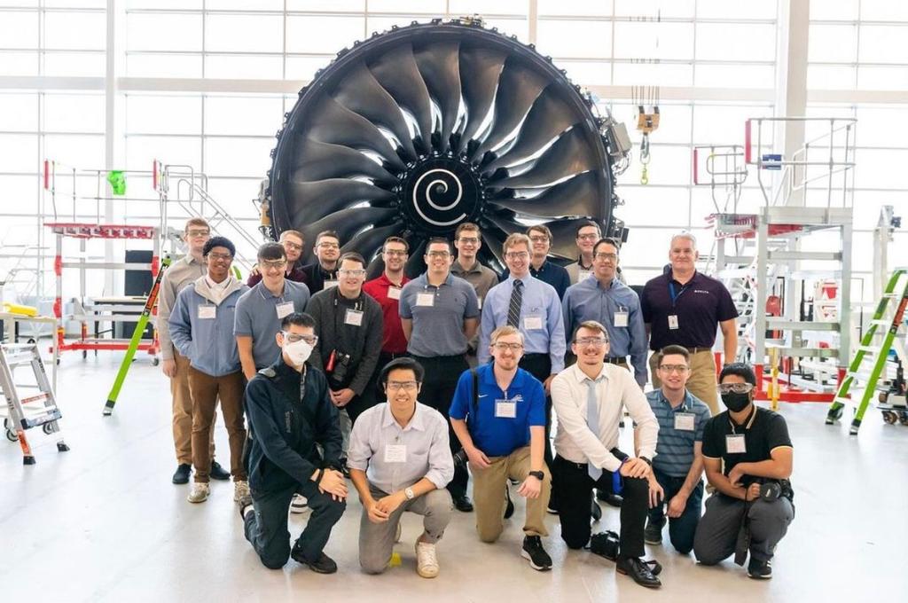 jefrirk's tweet photo. Herison Riwu Kore - Embry riddle University Daytona Beach https://t.co/2nD4uBHzvD