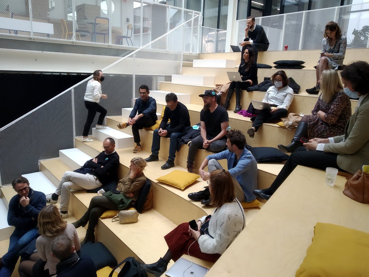 BlueLab44's tweet photo. Une belle matinée de visite au @TRAKKNamur avec la délégation @investnantesSN un lieu piloté par plusieurs entités qui regroupe à la fois un magnifique #fablab #coworking et #incubateur sur 3000m2 🤩🛠️ https://t.co/BBHR6wL2xm