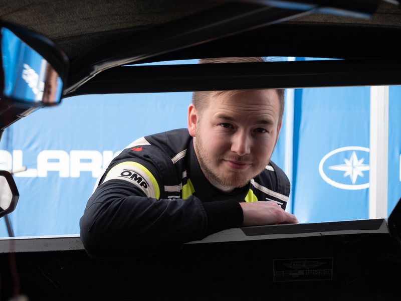 V8ThunderCars's tweet photo. Startfältet till säsongen 2022 växer så det knakar. Nu gör Tommie Eliasson comeback på riktigt efter att ha gjort ett inhopp i årets final på Ring Knutstorp. Efter åtta års frånvaro från V8Thunder Cars är Tommie tillbaka – 2022 blir det full säsong!

https://t.co/loIAImdoaZ https://t.co/WbH11Ksw9c