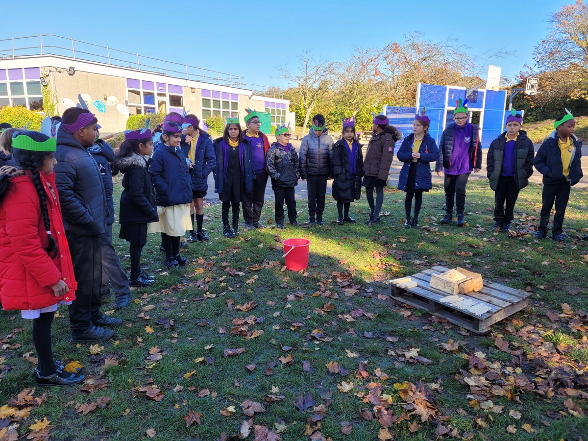 MrsgreenLHS's tweet photo. Campfire time and stories in Team Palm @HeadLHS @MissBurrellLHS @MissBanksLHS @MissDunworthLHS @DelginovaMonika @LHS_Watford https://t.co/gdX1t4o92t