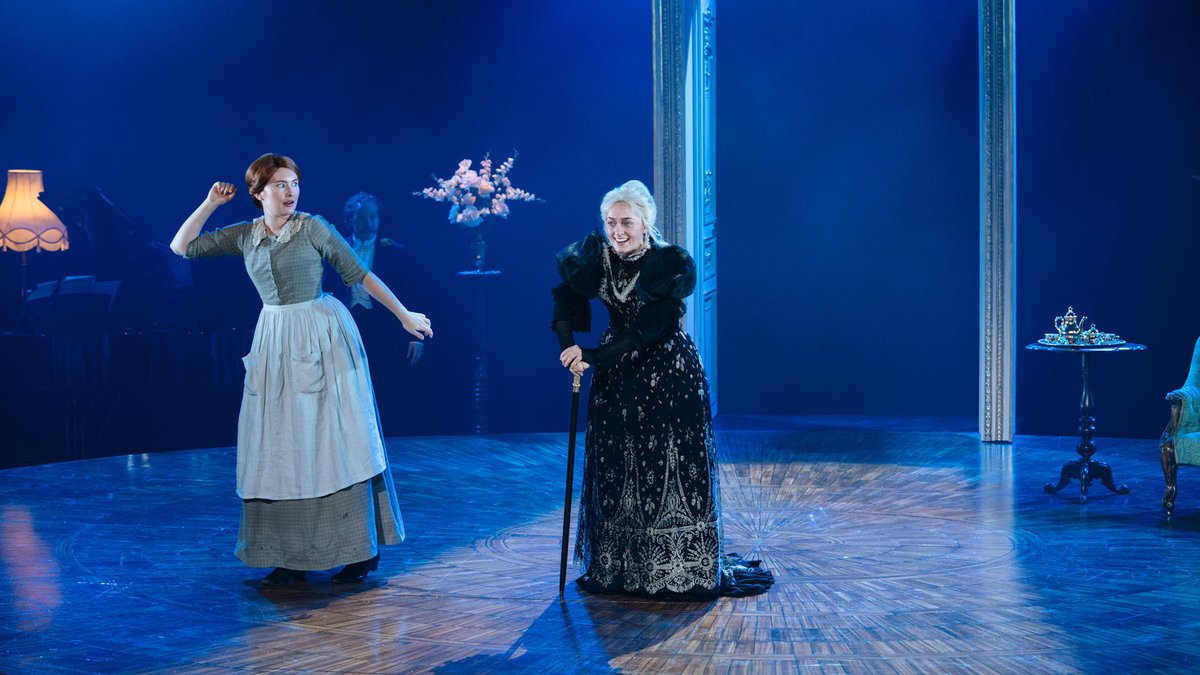 guildhallschool's tweet photo. Our autumn Opera Double Bill is 🍂

Le docteur Miracle
by Georges Bizet
by kind permission of OUP, via Boosey &amp; Hawkes 

Cendrillon 
by Pauline Viardot 
orchestrated by Amy Crankshaw

📸 @helenmurraypix https://t.co/rDrAgGUe2j
