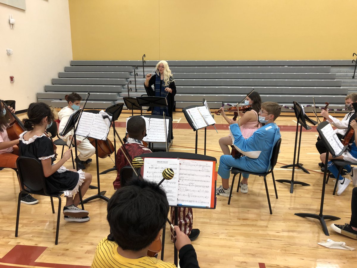 LakeComoK8_OCPS's tweet photo. Last week was memorable! Middle School had their first musical concert lead by Mrs. Pottorf and we brought back our Character Parade and Pumpkins!! Thank you for supporting us in all our activities😊@SWLC_OCPS https://t.co/Ea6o1fSfaI