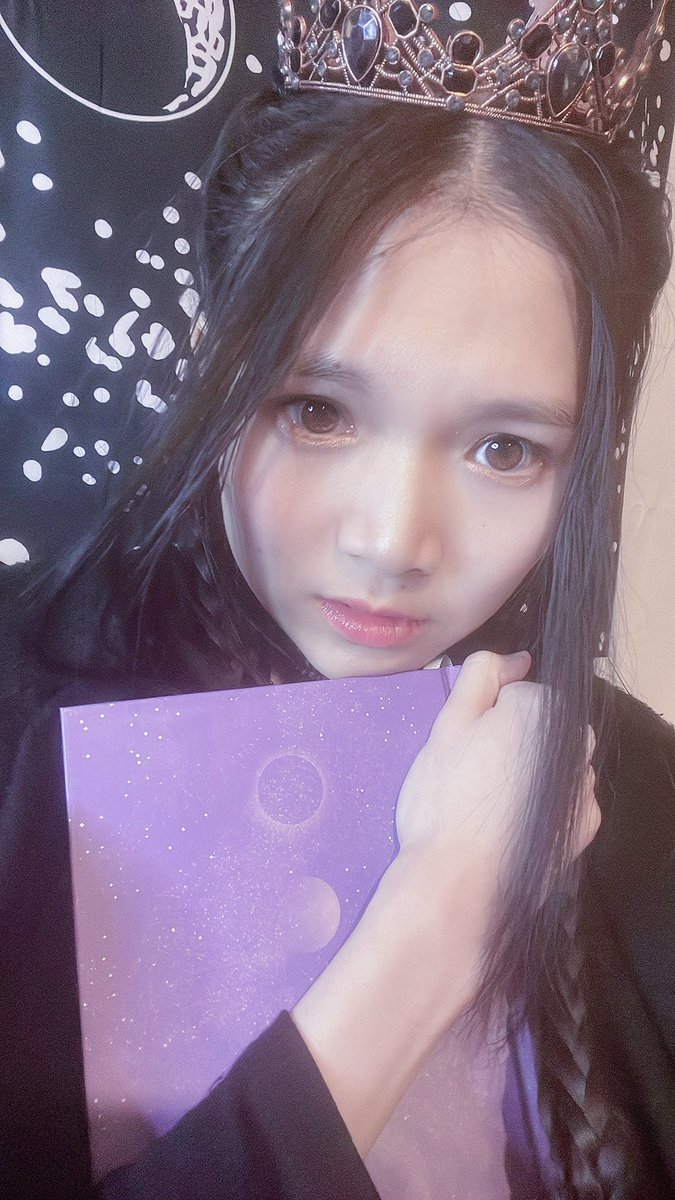 strygofficial's tweet photo. I have always wished to become a princess. I just love to have a crown on my head! Now finally I'm a real princess! 👸🏻
Just kidding, this is borrowed from my dearest Goddess Daeedori! 😅💖 She noticed that I love it, so she lets me borrow it anytime I want 😍
#MonuChan #StryGo https://t.co/DDcSwisXWq