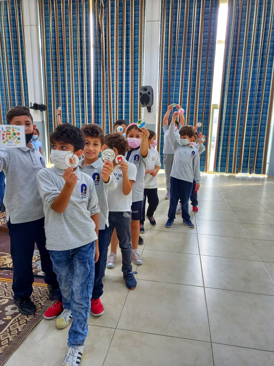 AhlamClassroom's tweet photo. Ready, steady, GO!! Sorting needs and wants with CE2/Gr.3 @Hhhsinfo in #English_Additional_Language was filled with challenges, smiles, and enthusiasm🥸
@dina_jradi @DaraziFarah @TawilNoor https://t.co/WofBTQ18Re