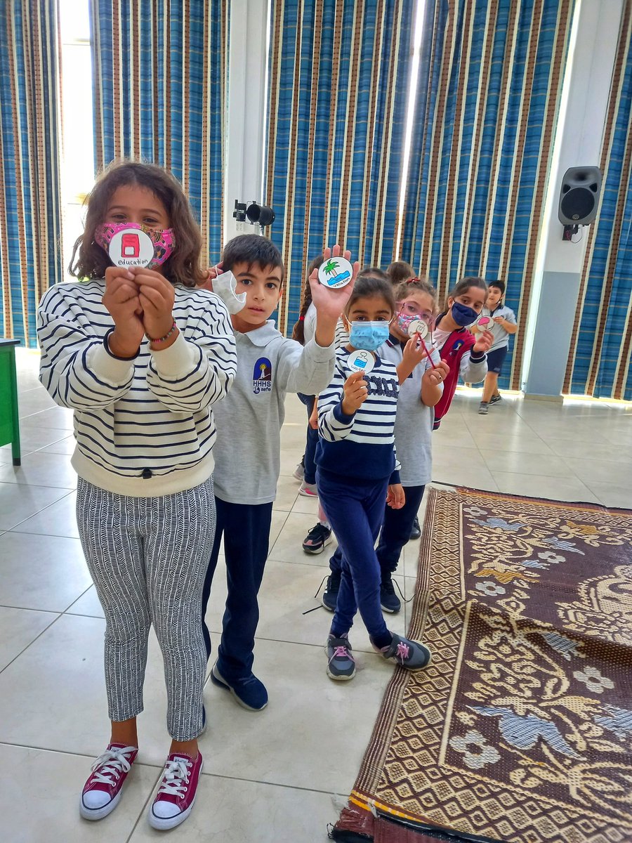 AhlamClassroom's tweet photo. Ready, steady, GO!! Sorting needs and wants with CE2/Gr.3 @Hhhsinfo in #English_Additional_Language was filled with challenges, smiles, and enthusiasm🥸
@dina_jradi @DaraziFarah @TawilNoor https://t.co/WofBTQ18Re