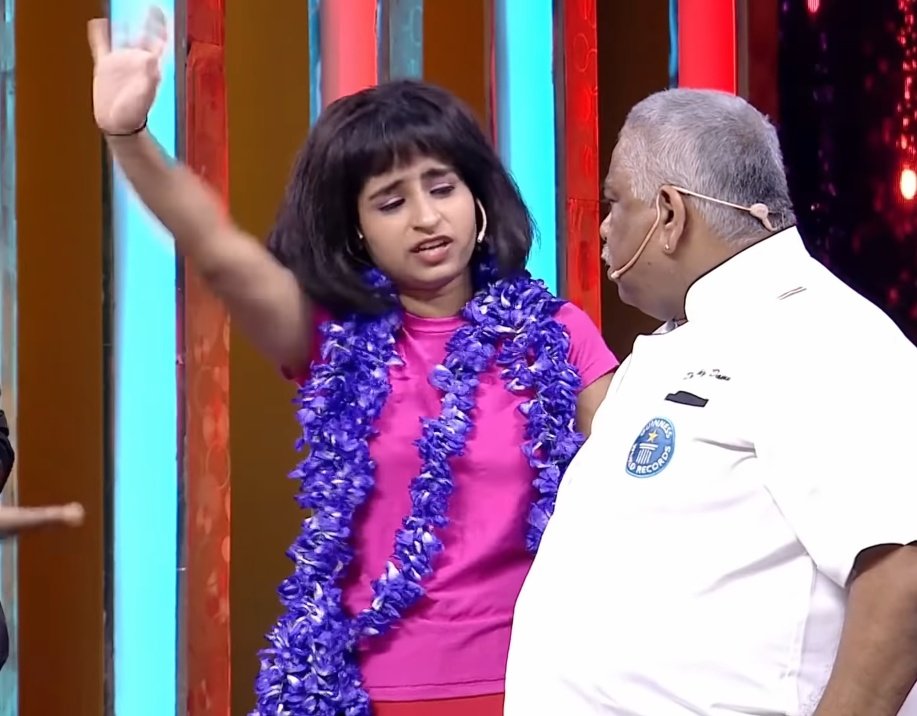 Poonkothai71's tweet photo. Her pain reflects in his eyes.
He danced wth Sunitha,bc all r insist.If he tried 2 avoid it,it may luk awkward.But whn she expressed her feelings towards it, he can't help it other than jst stand.But his eyes did it's job. Conveyed his thoughts clearly 4 t world 2 see.
#ashaangi https://t.co/kFwUOxtou2