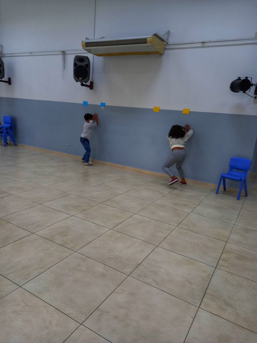 AhlamClassroom's tweet photo. Ready, steady, GO!! Sorting needs and wants with CE2/Gr.3 @Hhhsinfo in #English_Additional_Language was filled with challenges, smiles, and enthusiasm🥸
@dina_jradi @DaraziFarah @TawilNoor https://t.co/WofBTQ18Re