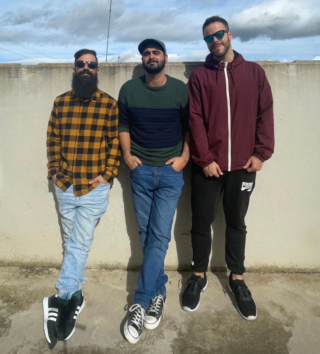 Tree_HouseBand's tweet photo. ¡VOLVEMOS A SALAMANCA!

Señoras, señores, niños y niñas...

Os esperamos a todos el próximo día 27 de noviembre en el @tiovivocafe_bar a partir de las 22:00 de la noche para pasar un rato increíble.

Entrada 6 € + consumición.

Bienvenid@s a Tree House ;) https://t.co/mM81aLbilM