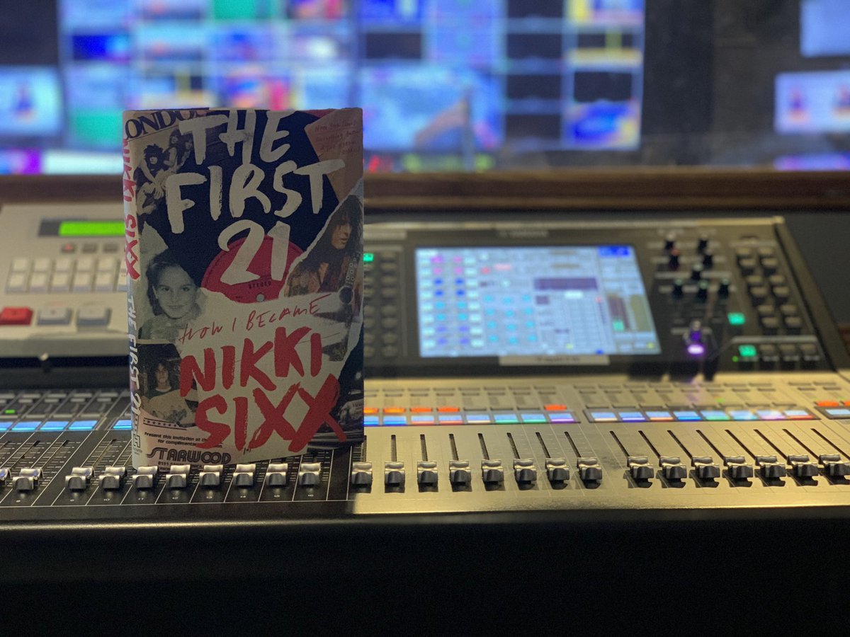 RandiTaylor1015's tweet photo. Pretty excited to crack this bad boy open today! @NikkiSixx #thefirst21 #audioboard https://t.co/zAy2X151vi