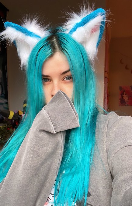 I feel like Sonic the hedgehog https://t.co/6QFauYY9QM