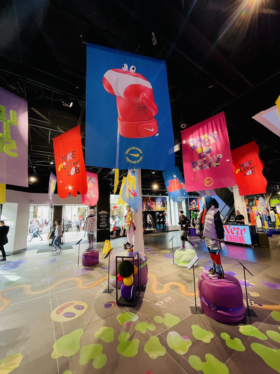 I got the chance to create some flag illustrations for the Nike Town store in Oxford Circus!