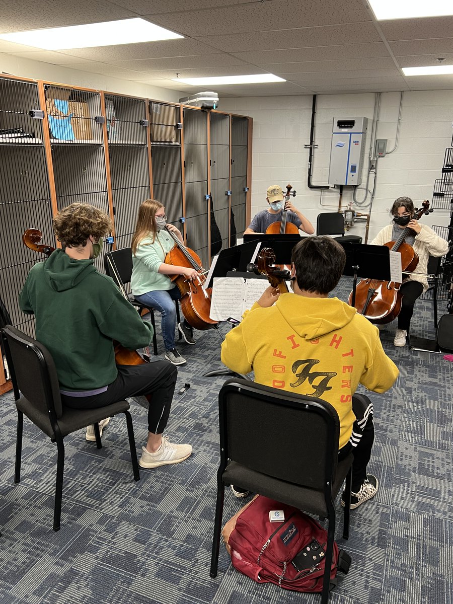 ClassenVPA's tweet photo. While other kids are still asleep, these @ClassenSASOKC orchestra kids are putting in the work!  Shining bright as they always do! @OKCPS #findawaymakeaway #noexcuses #betterthannormal https://t.co/Tl7AWqvFJT