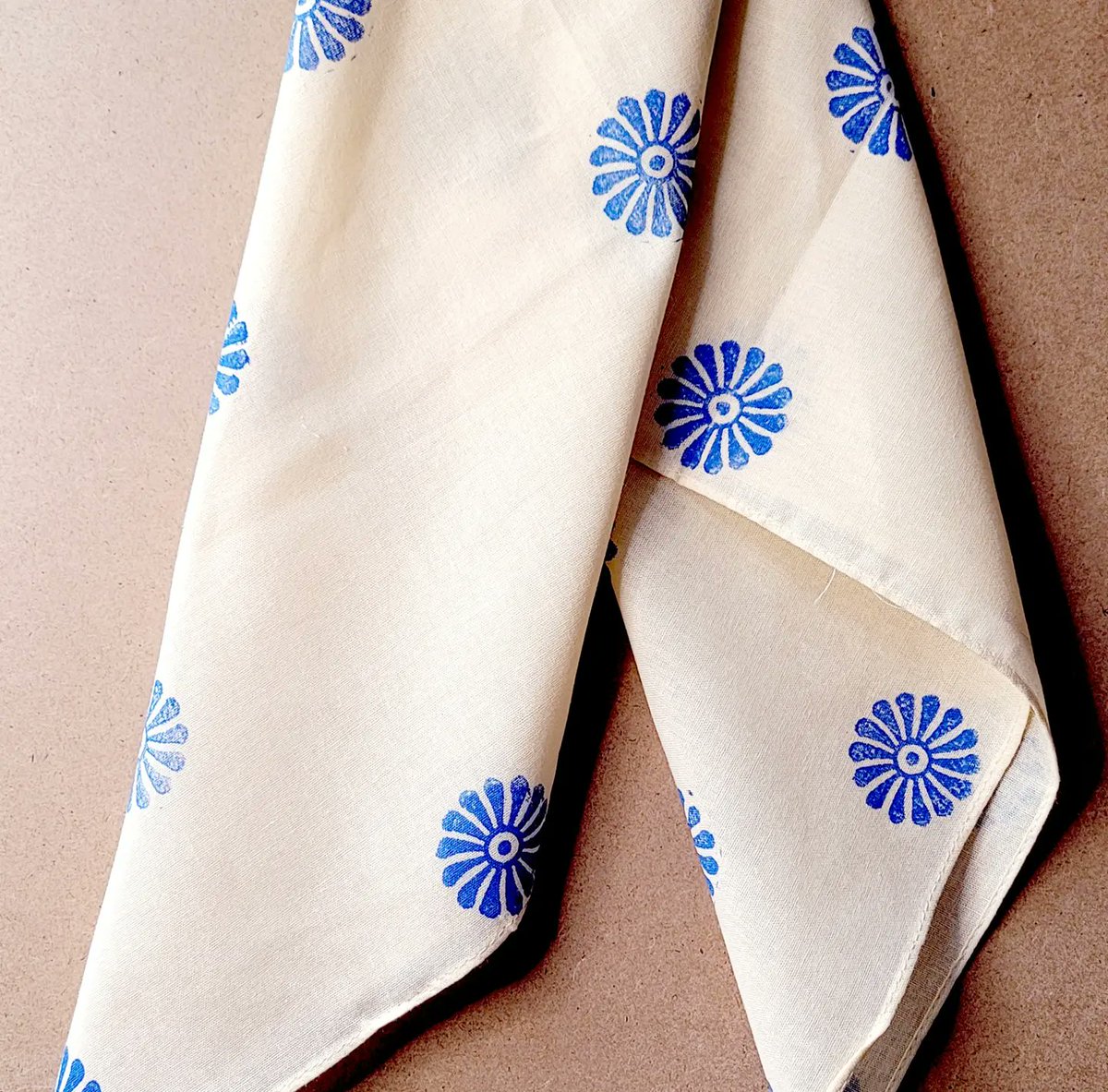 ewokecreations's tweet photo. Did I tell you about these blockprinted pieces.
#blockprinting #ecofriendly #handmade #handprinted #sustenablefashion #fashion #ArtistOnTwitter https://t.co/QWe1L11MwK