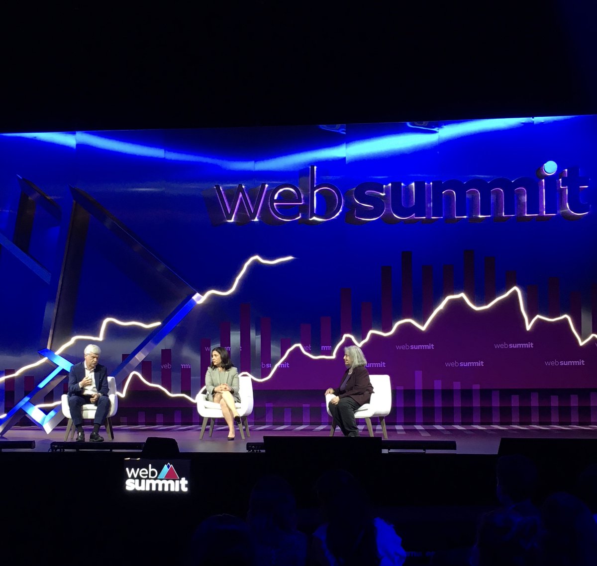 branchspace's tweet photo. #Websummit2021 #Travel 
@OurmieresChris, CEO @tapairportugal, mentioned the importance of #tech to manage documents and identifications in the #checkin and of an end-to-end #customerexperience. “It is being a really difficult time, but we are more prepared”.

Are you prepared? https://t.co/7mbB6GDojM
