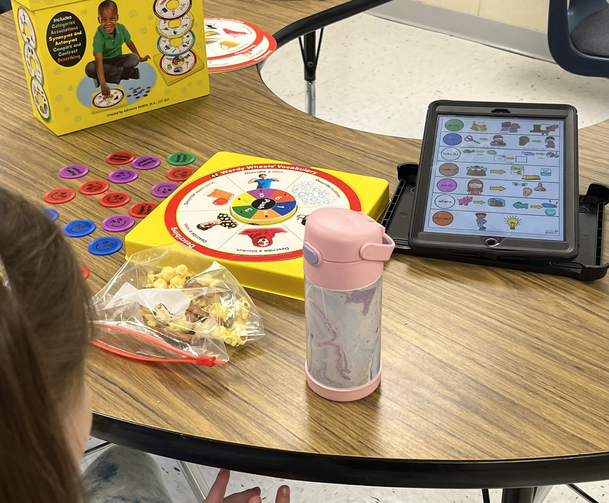 Mrs. Hegel tweet media