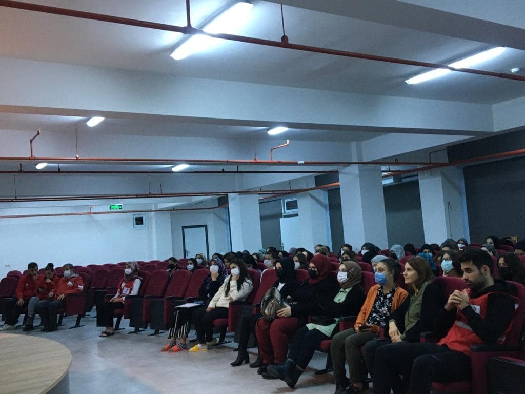 Sinop Genç Kızılay olarak Kızılay Haftası dolayısıyla Kızılay ve Kızılaycılık konferanslarına Türk Kızılay Sinop Şube Başkanımız Kemal ALBAYRAK ve Genç Kızılay Sinop İl Başkanımız Mustafa NEŞE'nin katılımlarıyla başladık.